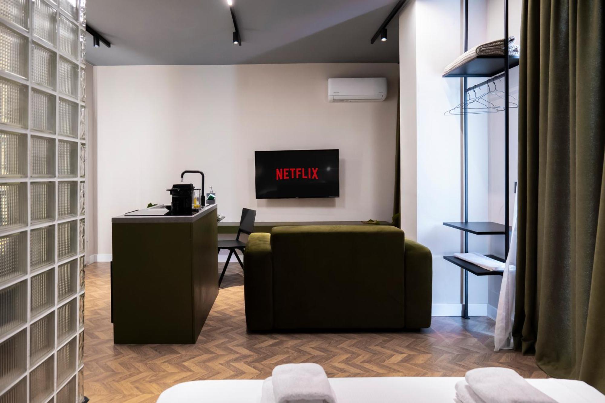 Muz Studios Тирана Екстериор снимка
