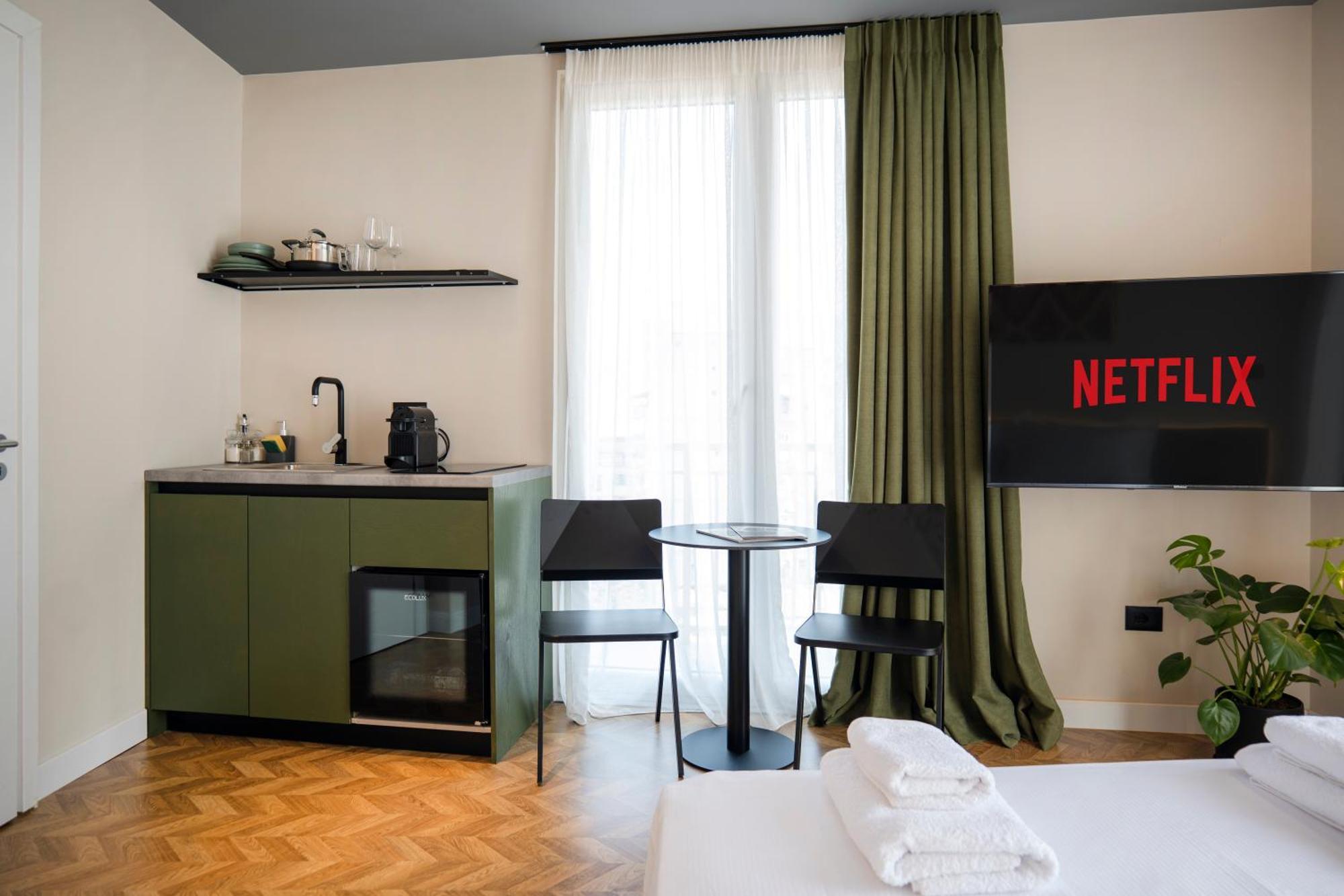 Muz Studios Тирана Екстериор снимка