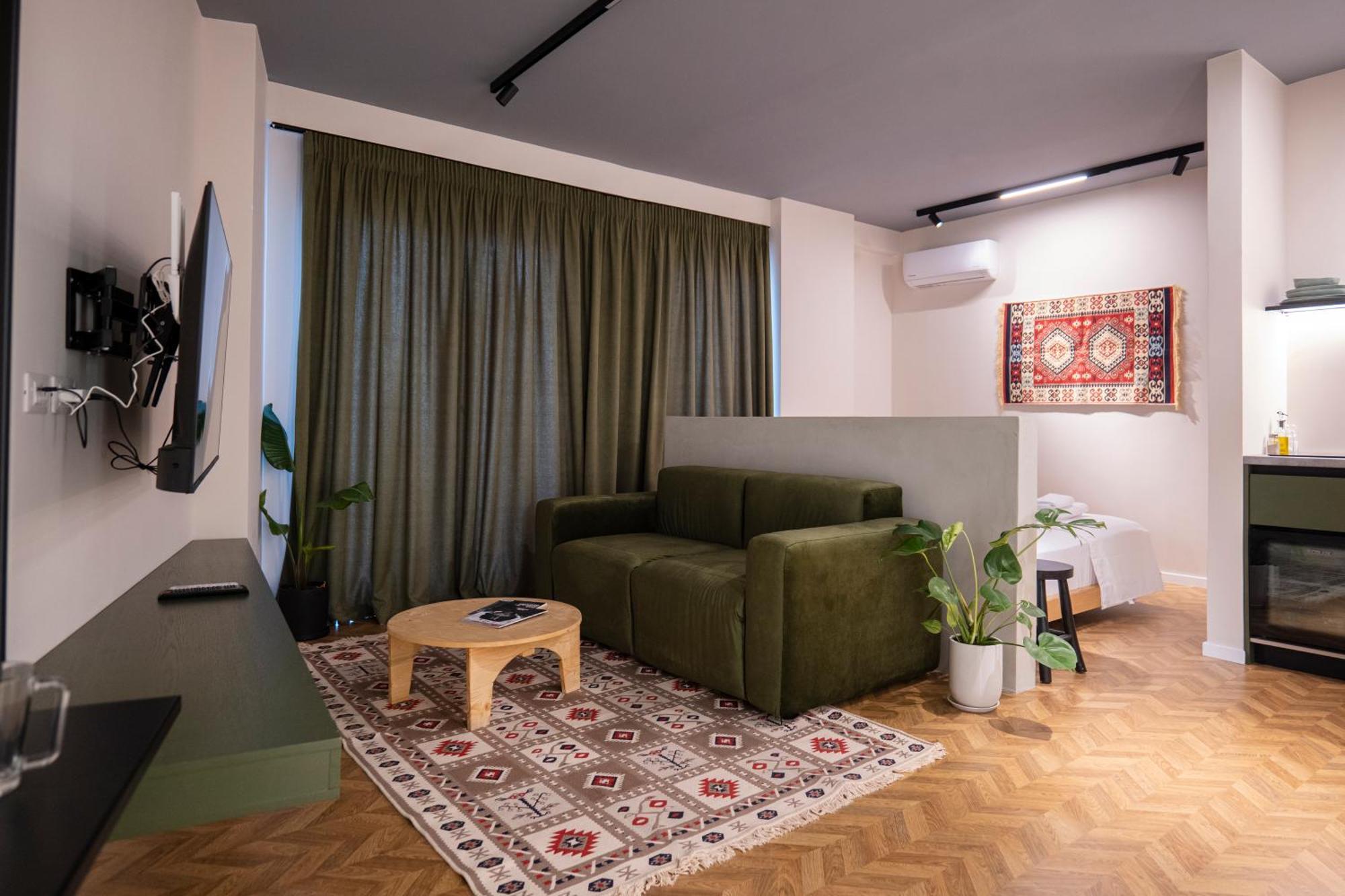 Muz Studios Тирана Екстериор снимка