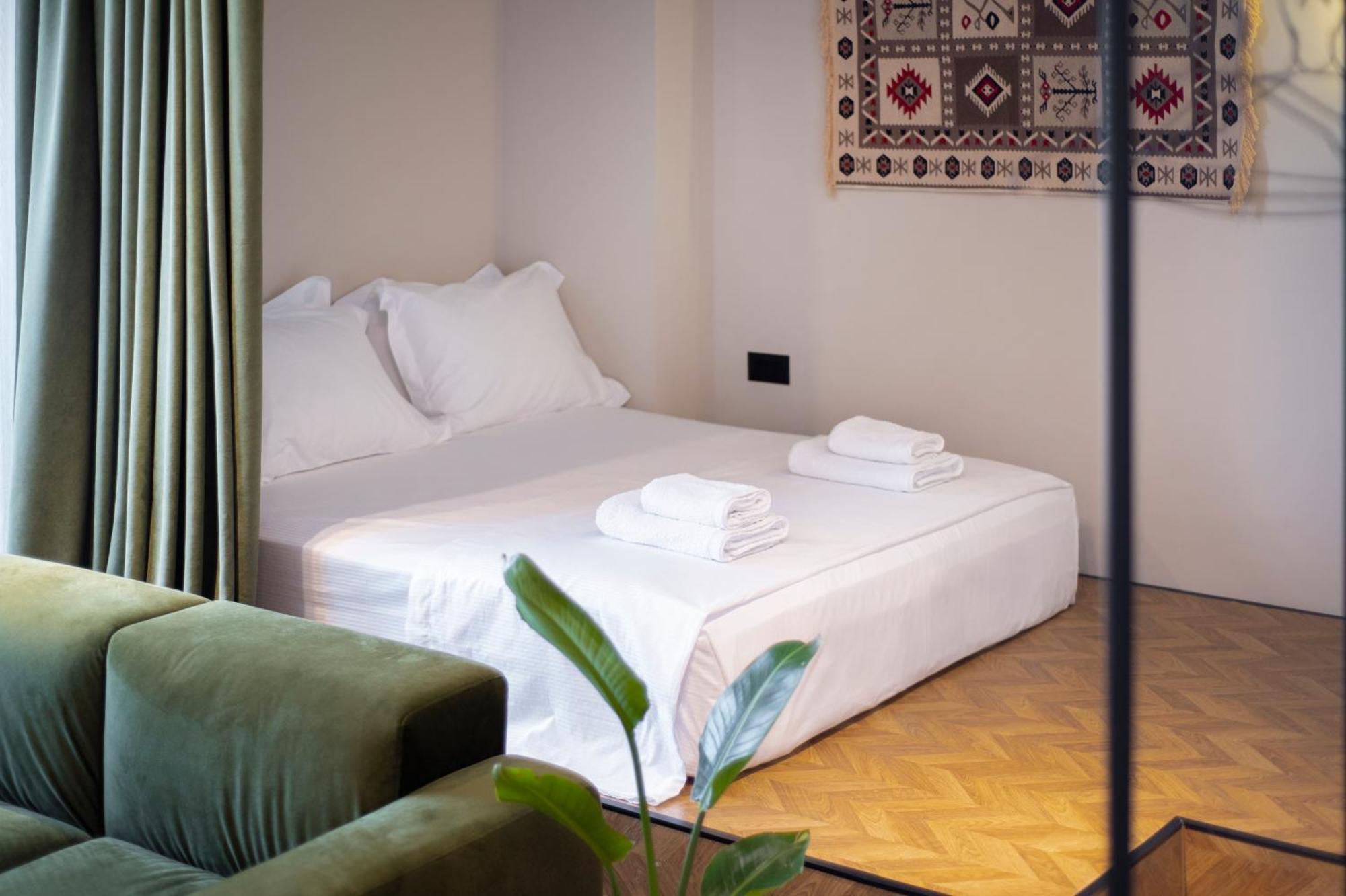 Muz Studios Тирана Екстериор снимка
