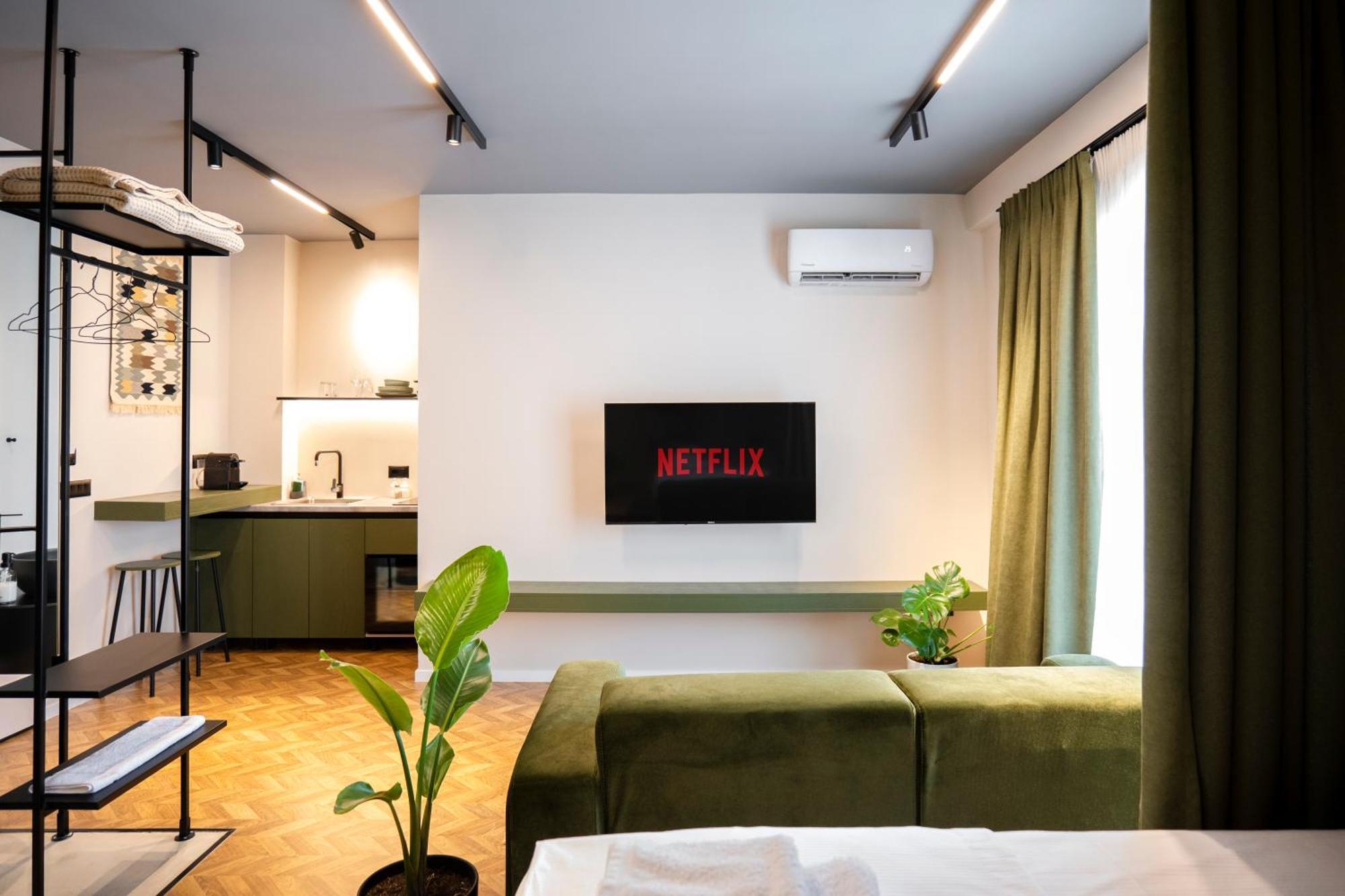 Muz Studios Тирана Екстериор снимка